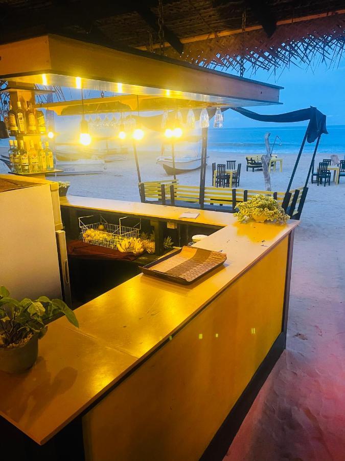 Golden Beach Cottages Тринкомали Экстерьер фото